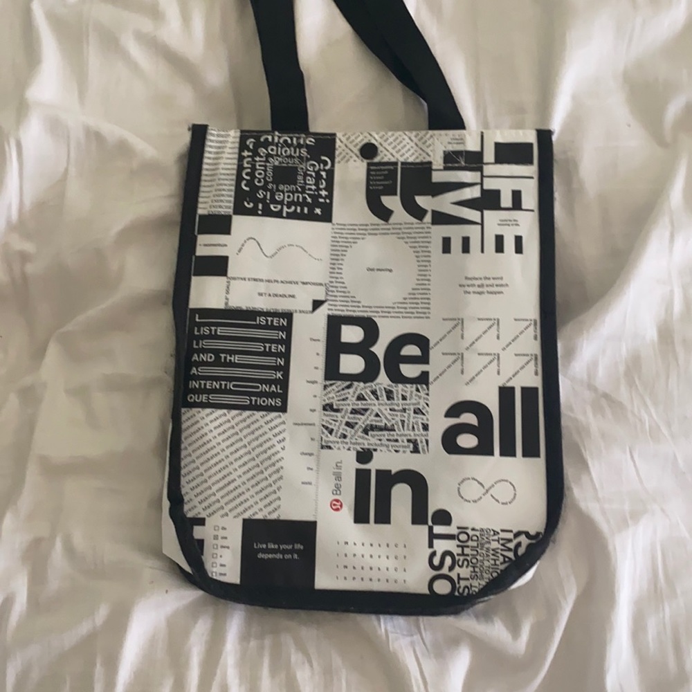 Small lululemon bag